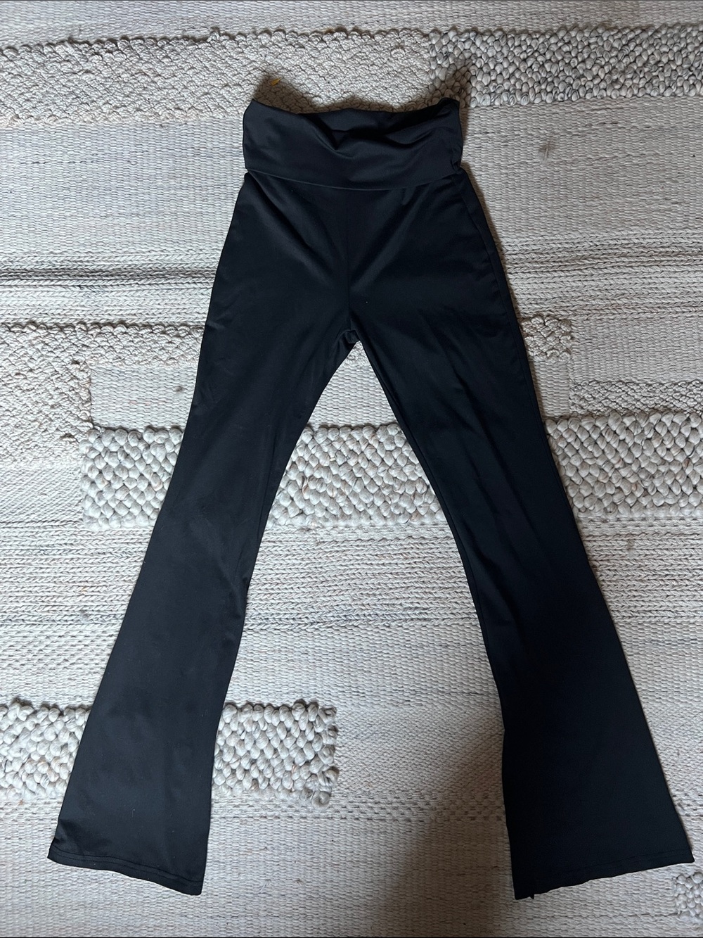 Low-Waist Cute Black Flare Yoga Pants